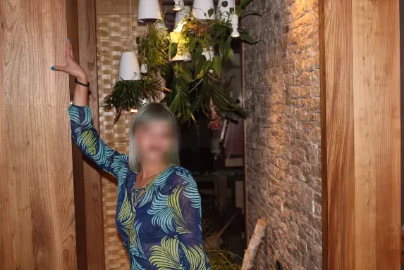 Ivana, 28