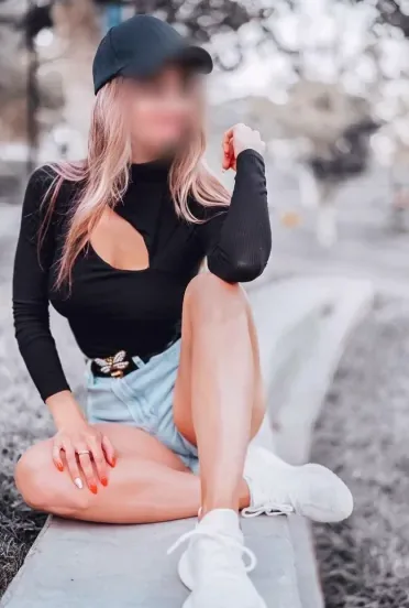 Rikke, 28
