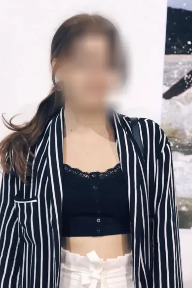Sara, 28