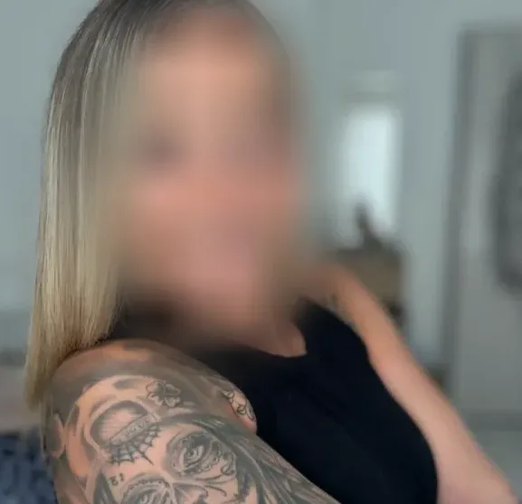 Sofia, 36